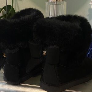 Chic Black Fur-Trimmed juicy couture Boots
